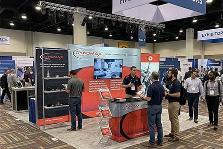 Dynomax_custom display_450x300 booth_rental_10x10_300x250