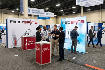 RIWO_custom display_450x300 booth_rental_10x10_300x250