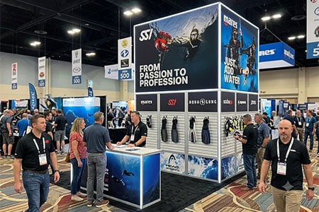SSI_custom display_450x300 exhibit_rental_20x20_300x250